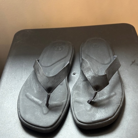 lululemon athletica Shoes - Lululemon Black Flip Flops. Brand new